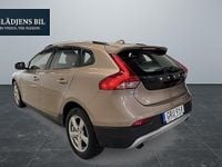 Begagnad Volvo V40 Momentum 179 HK (131 kW) 2013 Brun Halvkombi