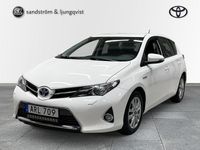 Begagnad Toyota Auris Hybrid Edition 137 HK (100 kW) 2014 Vit Halvkombi