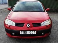 Begagnad Renault Mégane II 98 HK (72 kW) 2002 Mörkröd Halvkombi