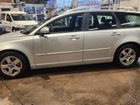 Begagnad Volvo V50 Momentum 116 HK (85 kW) 2011 Ljusgrå Kombi