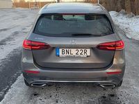 Begagnad Mercedes B180 136 HK (100 kW) 2019 Minibuss