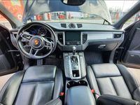 begagnad Porsche Macan Turbo Performance 441 hk Navi Pano PDK Euro 6