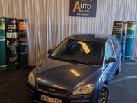 Begagnad Ford Focus 116 HK (85 kW) 2005 Blå
