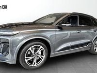 Ny Audi Q6 e-tron S-Line 284 kW (387 HK) 2025 Daytonagrå pärleffekt SUV