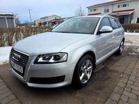 Begagnad Audi A3 Attraction 160 HK (117 kW) 2010 Silvermetallic Halvkombi