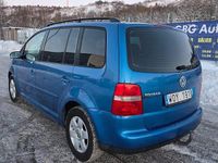 Begagnad VW Touran 150 HK (110 kW) 2005 Blå Minibuss