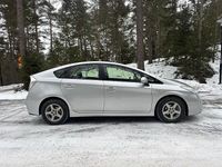 Begagnad Toyota Prius 136 HK (100 kW) 2012 Silver Halvkombi