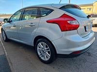 Begagnad Ford Focus Titanium 101 HK (74 kW) 2014 Grå Halvkombi