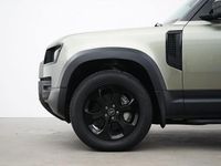 Begagnad Land Rover Defender 301 HK (221 kW) 2023 Grön SUV