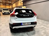 Begagnad Volvo V40 CC Summum 190 HK (139 kW) 2016 Vit Kombi