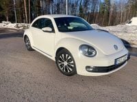Begagnad VW Beetle 105 HK (77 kW) 2012 Halvkombi
