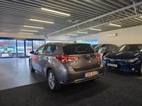 begagnad Toyota Auris Hybrid e-CVT Comfort Euro 6|Keyless|Navi|B-Kam