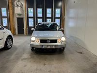 Begagnad VW Polo Trendline 75 HK (55 kW) 2003 Silver Halvkombi