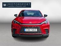 Begagnad Lexus LBX 136 HK (100 kW) 2024 Röd SUV