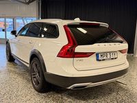 Begagnad Volvo V90 CC Momentum 190 HK (139 kW) 2019 Vit Kombi