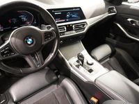 Begagnad BMW 320 M Sport 190 HK (139 kW) 2020 Vit Kombi