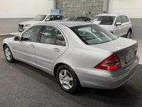 Begagnad Mercedes C200 Elegance 163 HK (119 kW) 2003 Silver Sedan