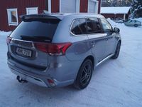 Begagnad Mitsubishi Outlander 224 HK (164 kW) 2019 Grå SUV