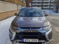 Begagnad Mitsubishi Outlander 224 HK (164 kW) 2019 SUV