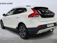 Begagnad Volvo V40 CC Momentum 120 HK (88 kW) 2018 Vit Kombi