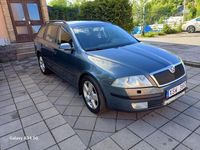 Begagnad Skoda Octavia 141 HK (103 kW) 2006 Mörkgrå (grå) Kombi