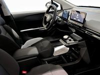 Begagnad MG MG4 EV 125 kW (170 HK) 2024 Svart Halvkombi