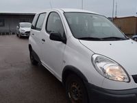 begagnad Toyota Yaris Verso 1,3i.84 hk-lastbil. bes