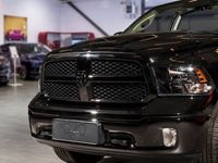 begagnad Dodge Ram Classic Black 5,7L Hemi Låg skatt Crew Cab 4x 2023, Pickup