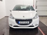 Begagnad Peugeot 208 82 HK (60 kW) 2015 Vit Halvkombi