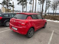 Begagnad Suzuki Swift 83 HK (61 kW) 2022 Röd Halvkombi