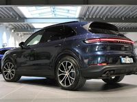 Begagnad Porsche Cayenne 305 HK (224 kW) 2025 Blå SUV