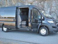 Begagnad Peugeot Boxer Comfort 165 HK (121 kW) 2024 Grå Van