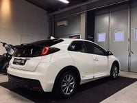 Begagnad Honda Civic Comfort 99 HK (72 kW) 2015 Vit Halvkombi