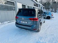 Begagnad VW Touran 116 HK (85 kW) 2019 Grå metallic Minibuss