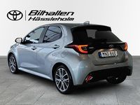 Begagnad Toyota Yaris Hybrid Style 132 HK (97 kW) 2024 Silver Halvkombi