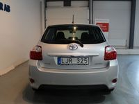 begagnad Toyota Auris 5-dörrar 1.6 Euro 5 NYSERVAD MOTORVÄRME 9100MIL