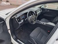 Begagnad Volvo XC60 Core 253 HK (186 kW) 2023 Kristallvit metallic SUV