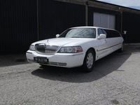 Begagnad Lincoln Town Car 243 HK (178 kW) 2005 Vit Sedan