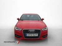 Begagnad Audi A3 Attraction 105 HK (77 kW) 2014 Röd