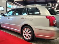 begagnad Toyota Avensis Kombi 1.8 VVT-i Euro 4