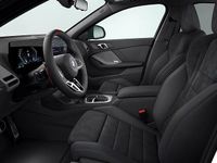 Ny BMW M135 2026 Vit Halvkombi