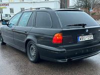 Begagnad BMW 525 192 HK (141 kW) 2001 Svart rollad