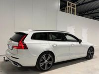 Begagnad Volvo V60 R-Design 392 HK (288 kW) 2022 Vit Kombi