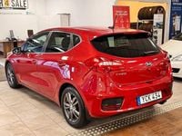 Begagnad Kia Ceed 136 HK (100 kW) 2016 Röd Halvkombi