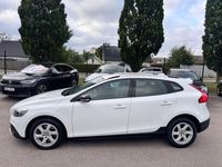 Begagnad Volvo V40 CC Momentum 150 HK (110 kW) 2013 Vit Kombi