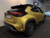 Begagnad Toyota Yaris 2023 Gul Halvkombi