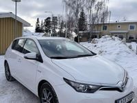 Begagnad Toyota Auris Hybrid 136 HK (100 kW) 2019