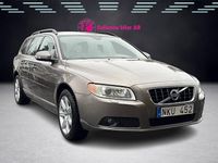 Begagnad Volvo V70 Momentum 146 HK (107 kW) 2009 Grå Kombi