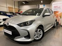 begagnad Toyota Yaris Hybrid CVT Euro 6 0.38 l/mil B-kamera en ägare