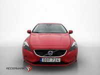 Begagnad Volvo V40 Momentum 150 HK (110 kW) 2014 Röd Halvkombi